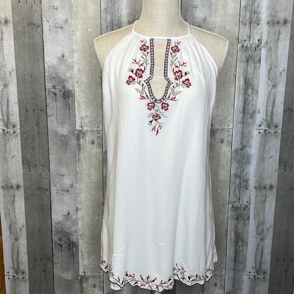 LUSH women’s sleeveless top with embroidery at top and along hem. Open back. EUC